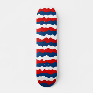 Skateboard Motif rouge, blanc et bleu