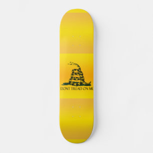 Skateboard Ne marchez pas sur moi le drapeau