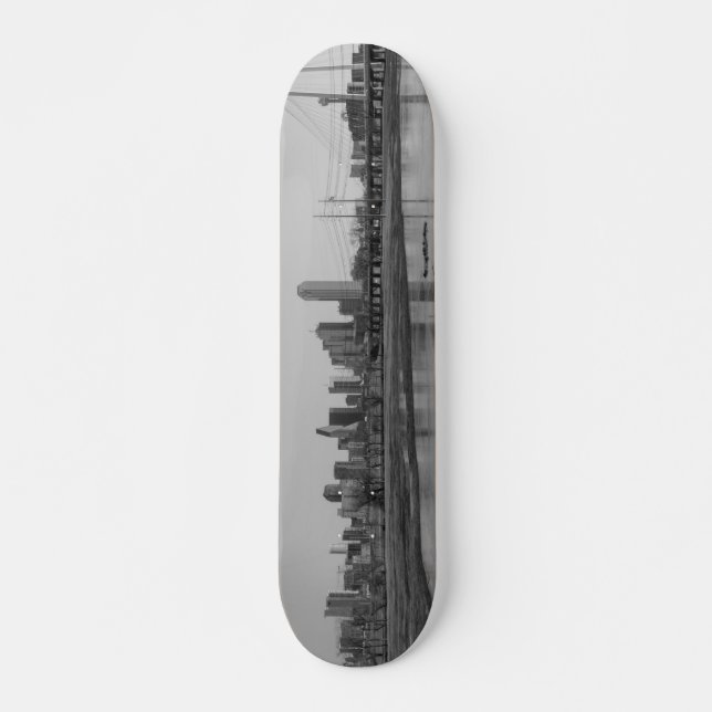 Skateboard Niveaux de gris de Dallas Skyline (Devant)