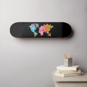 Skateboard noir avec Rainbow World Map - Voyage