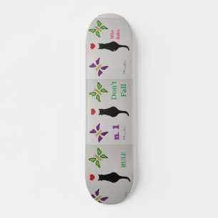Skateboard Passion Chat Noir avec Coeur Rouge & Papillons