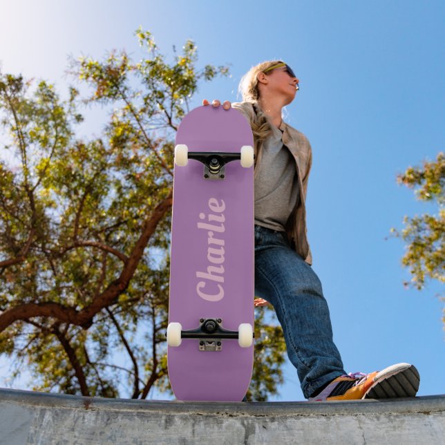 Skateboard Patinage de nom personnalisé rose et violet (Extérieur 1)