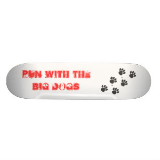 Skateboard PawPrintTrail, course avec les GRANDS chiens