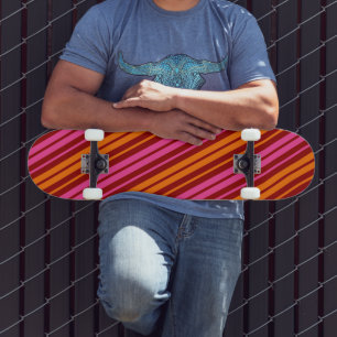 Skateboard Rouge Orange Rose Design à rayures verticales