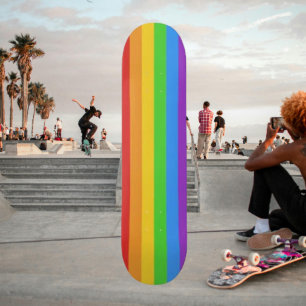 Skateboard Rouler avec fierté : Drapeau arc-en-ciel