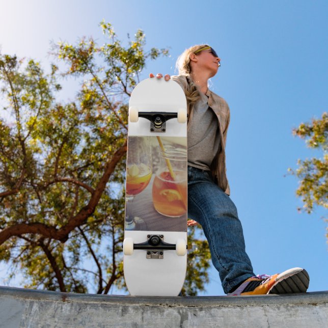 Skateboard Sangria and Sunshine (Extérieur 1)