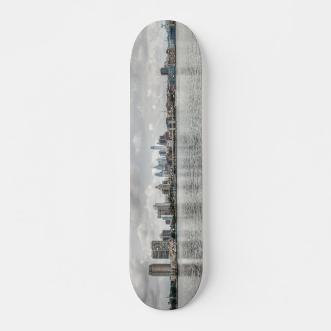 Skateboard Skyline Philly (Devant)