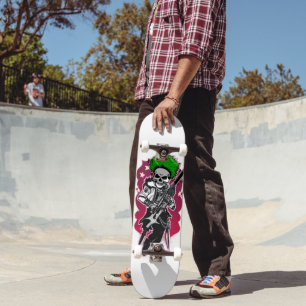 Skateboard Soldat crâne avec cheveux verts