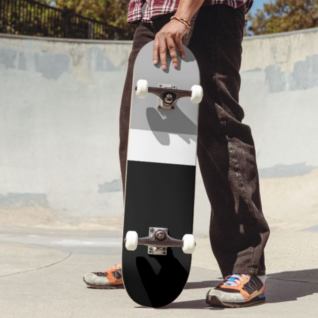 Skateboard Style de couleur gris blanc noir (Créateur téléchargé)