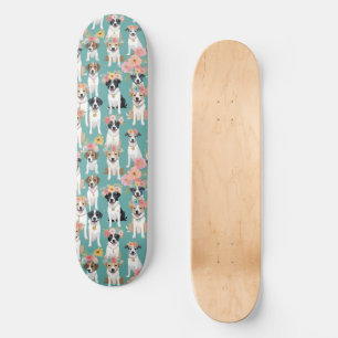 Skateboard Tant de Chiens Portant Des Couronnes De Fleurs Pas