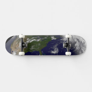 Skateboard Tempêtes Tropicales Sur La Planète Terre.
