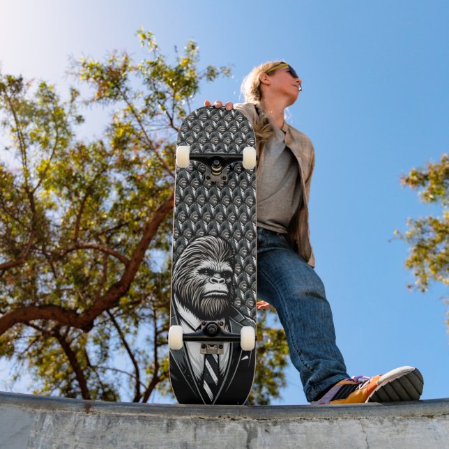 Skateboard Tout Business Bigfoot - Drôle élégant Sasquatch (Extérieur 1)