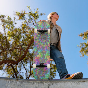 Skateboard Trippy vibrant groovy fractale explosion colorée