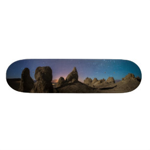 Skateboard Trona et la manière laiteuse