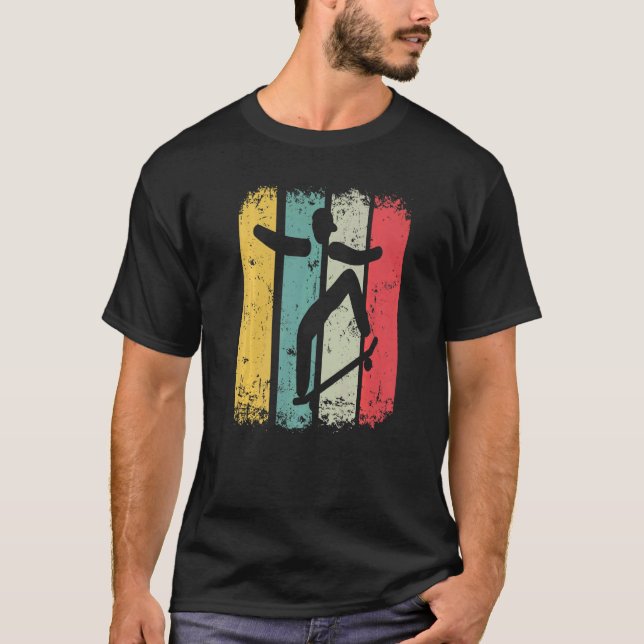 Skateboarder Retro Skateboard Skater Skatepark Ska T-Shirt (Front)