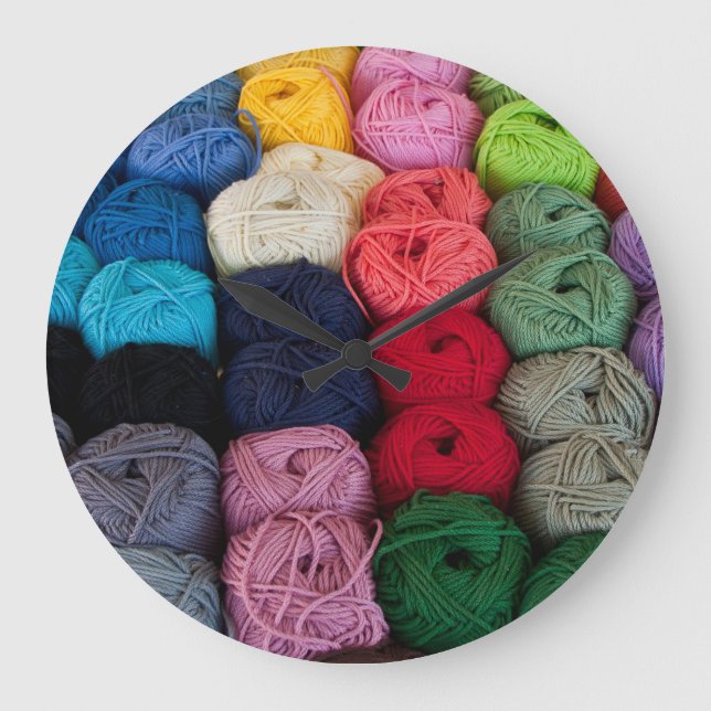 Skeins of yarn large clock (Front)