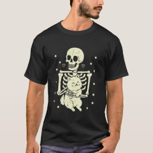 Skeleton Hugging Cat Funny Halloween Spooky Outfit T-Shirt