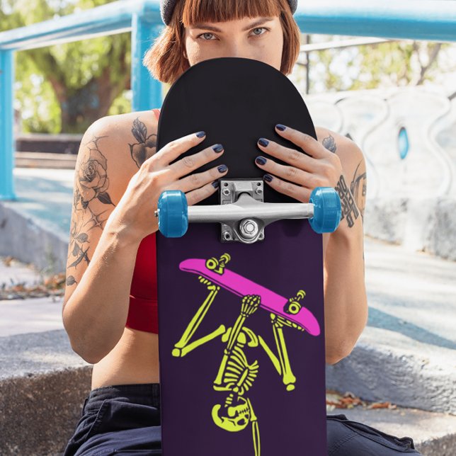 SKELETON SKATEBOARDING 'BONE TO BE WILD' SKATEBOAR SKATEBOARD (Creator Uploaded)