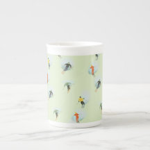 Ski en bas de la tasse de pente