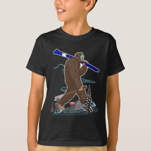 Skiing Bigfoot Funny Sasquatch Ski For Winter Skie T-Shirt