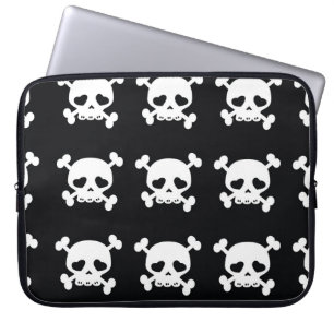 Skull Crossbones: Black-White Pattern. Laptop Sleeve