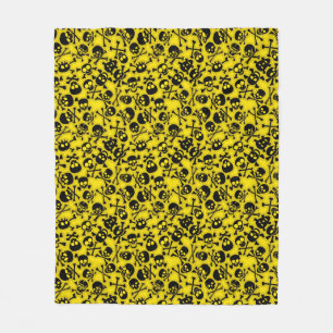 Skull & Crossbones Pattern Fleece Blanket
