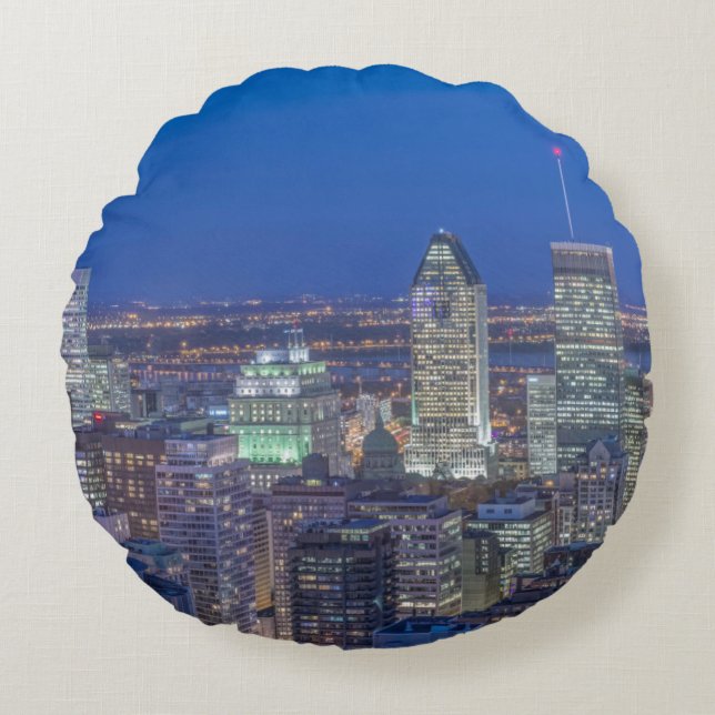Skyline at twilight 2 round pillow (Front)