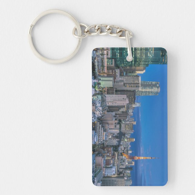 Skyline at twilight keychain (Front)