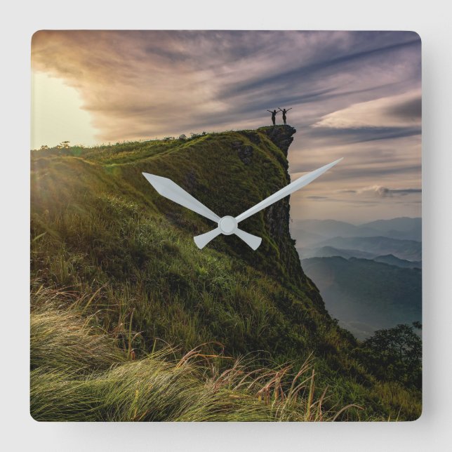 Sleek and Stylish: Best Wall Clock (Front)