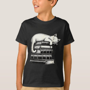 Sleeping cat and books cute adorable cozy readers T-Shirt