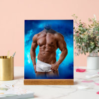 SlipperyJoe's homme musclé barbu torse nu sixpaque