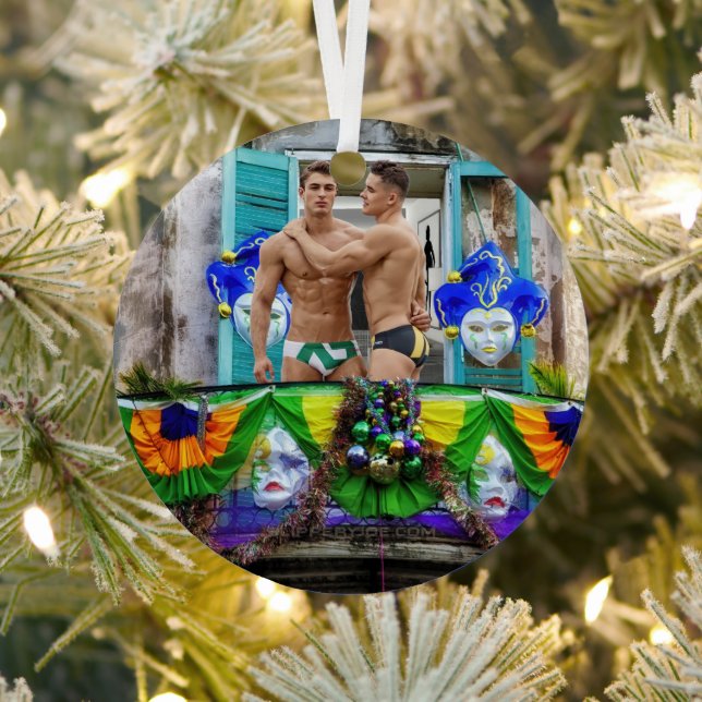 SlipperyJoe's Mardi Gras masks beads decorations s (Insitu)