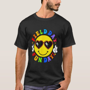 Smile Face Happy Field Day Retro Groovy Field Day T-Shirt