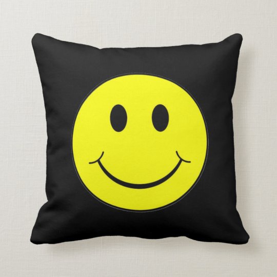 Smiley Face Throw Pillow Zazzle.ca