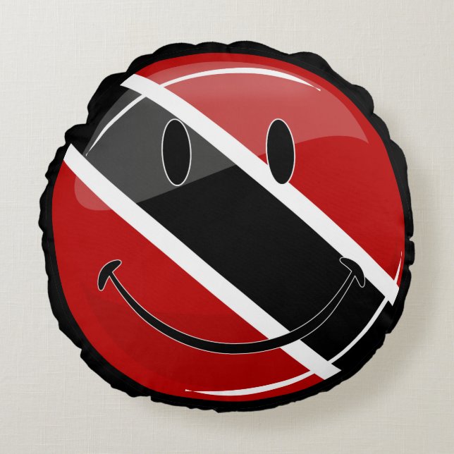 Smiling Trinidad and Tobago Flag Round Pillow (Front)