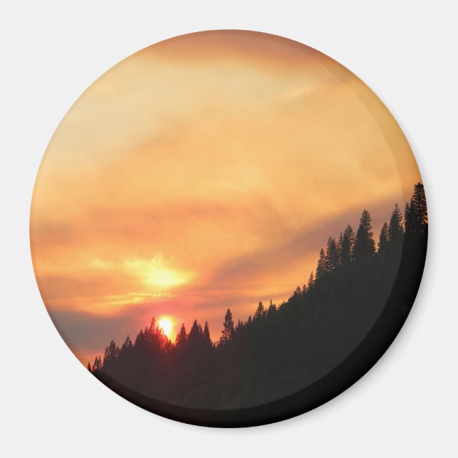 Smokey Sunset over the mountains... Magnet (Front)