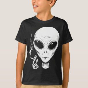 Smoking alien funny cool aesthetic ufo meme humor  T-Shirt