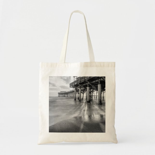 Smooth Waves At Cocoa Pier Grayscale Tote Bag (Front)