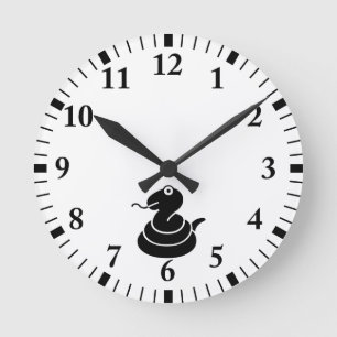 Snake Round Clock