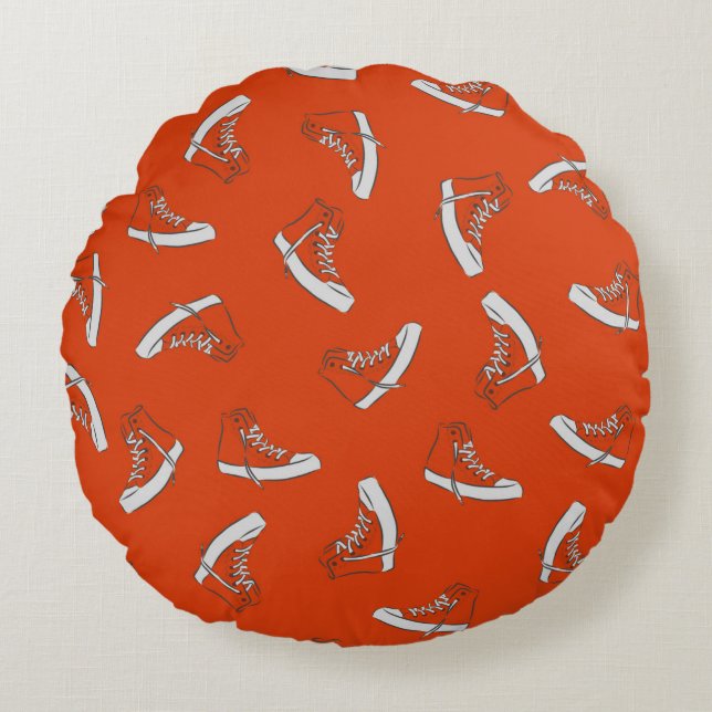 Sneakers seamless pattern on red background round pillow (Front)