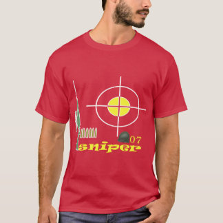Sniper avec un casque avec sept balles T-shirt