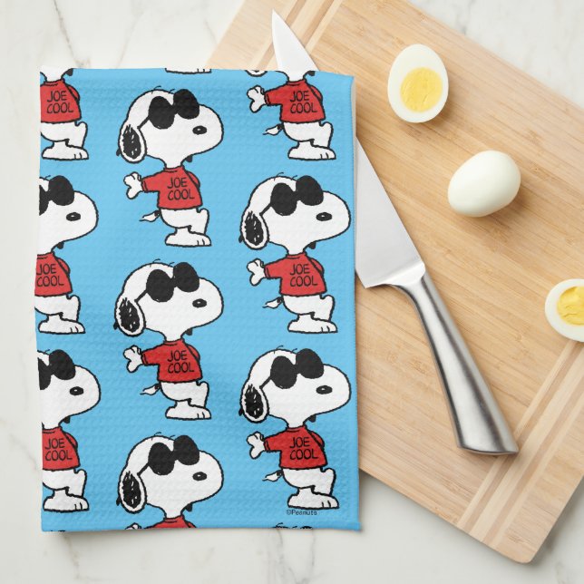 Snoopy "Joe Cool" Standing Kitchen Towel (Quarter Fold)