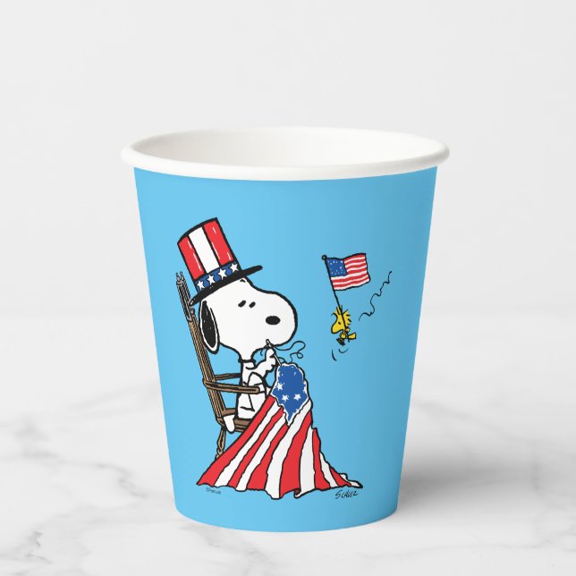 Snoopy Sewing 4th of July Flag Paper Cups (Front)