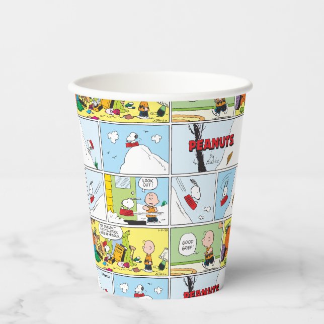 Snoopy Sled Riding Food Dish Paper Cups (Front)