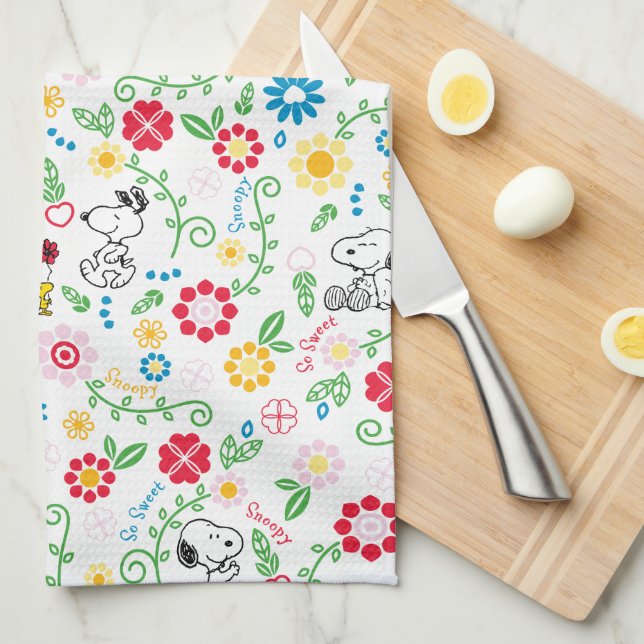 Snoopy So Sweet Flower Pattern Kitchen Towel (Quarter Fold)