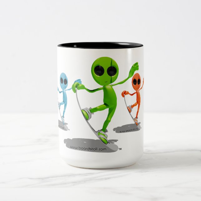 Snowboarding Aliens Mug (Center)