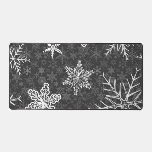 Snowflake pattern desk mat