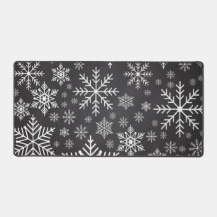 Snowflake pattern desk mat