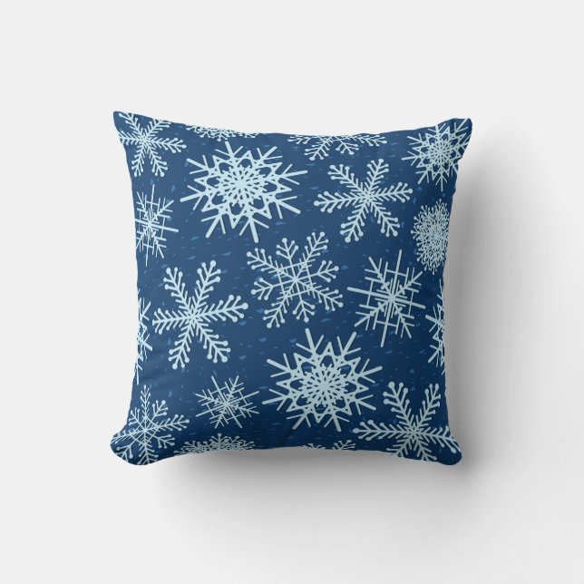 Snowflake pattern throw pillow (Front)