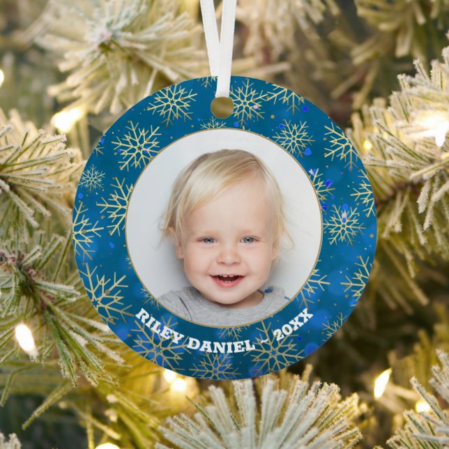 Snowflake Photo Metal Ornament (Insitu)